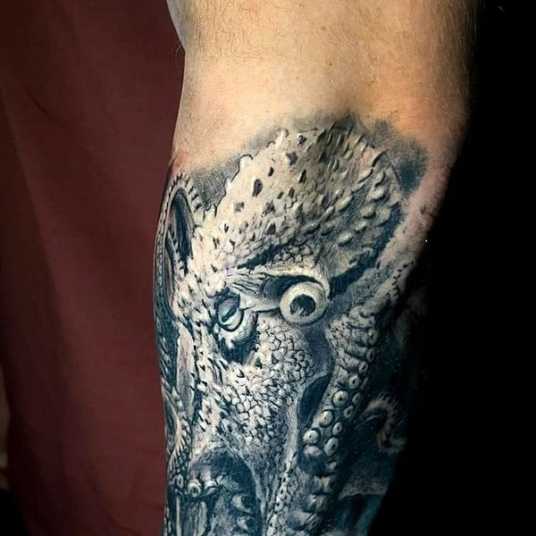 Best Tattoo Shops in Chesterfield, Indiana